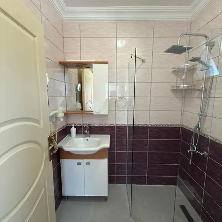Arzu Hotel *
